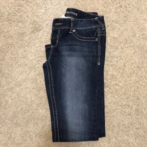 Maurices jeans